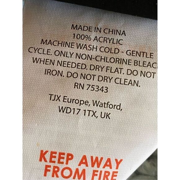 Tahari Bluish Gray Throw Blanket 50" x 60" HAND KNIT Luxury Designer - Picture 5 of 5